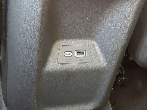 Used 2023 Buick Envision Essence w/ Sport Touring Package image 17