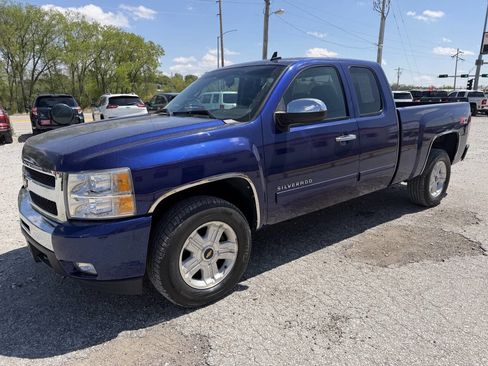 Used 2011 Chevrolet Silverado 1500 LT w/ All-Star Edition AWD/4WD image 7
