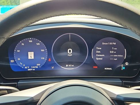 Certified 2025 Porsche Macan 4 Electric AWD/4WD image 36