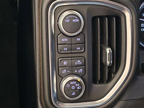 Used 2020 GMC Sierra 1500 AT4 w/ Off-Road Performance Package AWD/4WD image 16