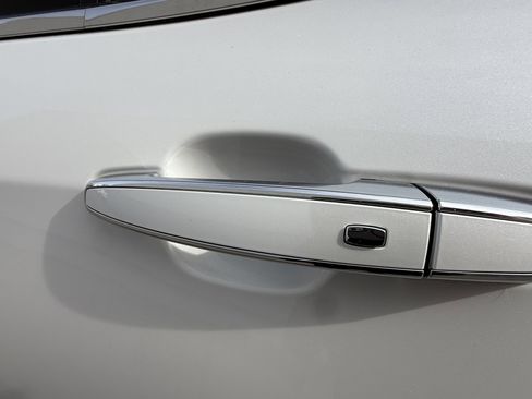 Used 2019 Chevrolet Equinox Premier image 11