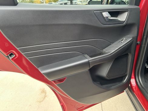 Used 2021 Ford Escape SEL image 12