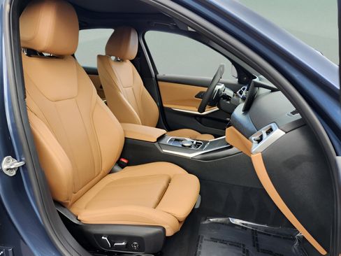 Certified 2025 BMW 330i Sedan w/ M Sport Package image 17