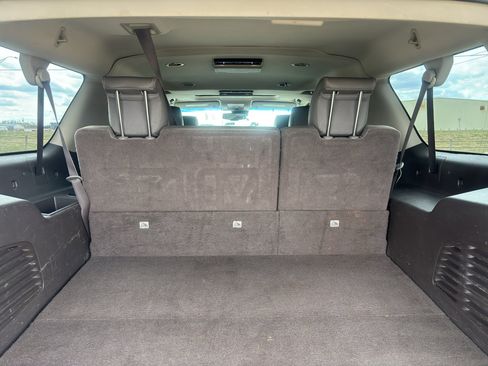 Used 2017 GMC Yukon XL Denali w/ Open Road Package AWD/4WD image 8