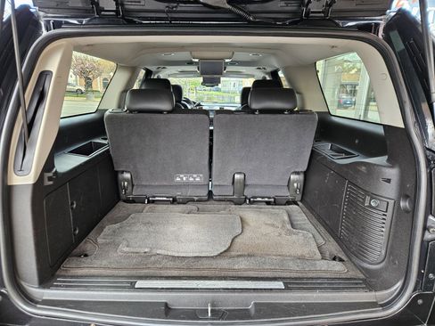 Used 2013 Cadillac Escalade ESV Luxury AWD/4WD image 12