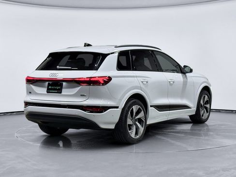 Used 2025 Audi Q6 e-tron Premium Plus w/ Premium Plus AWD/4WD image 3
