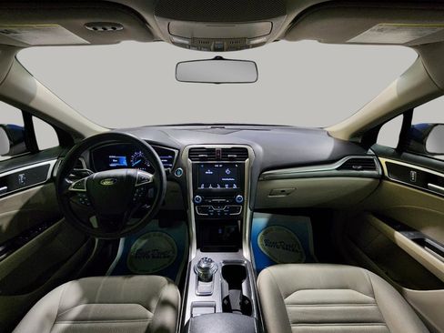 Used 2018 Ford Fusion SE w/ Fusion SE Technology Package image 11