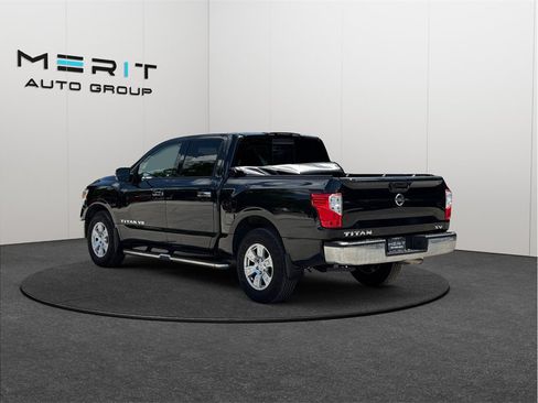 Used 2019 Nissan Titan SV RWD image 7