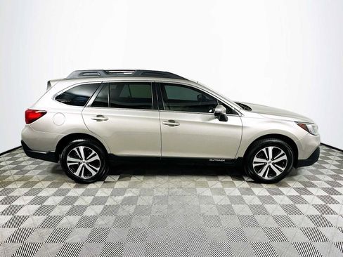 Used 2018 Subaru Outback 3.6R Limited image 8
