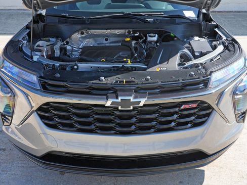 Used 2024 Chevrolet Trax RS w/ Driver Confidence Package FWD image 7