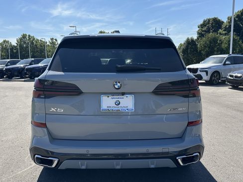 Used 2026 BMW X5 xDrive40i w/ M Sport Package AWD/4WD image 9