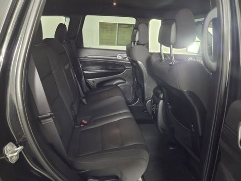 Certified 2020 Jeep Grand Cherokee Laredo AWD/4WD image 31