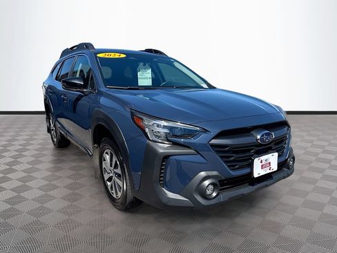 Used 2024 Subaru Outback Premium AWD/4WD image 3