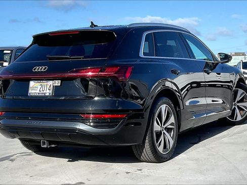 Used 2024 Audi Q8 e-tron Premium Plus w/ Premium Plus Package AWD/4WD image 22