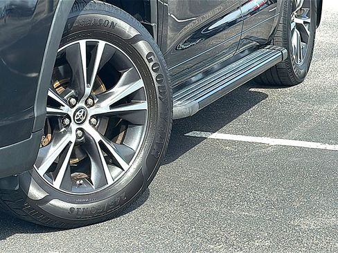 Used 2018 Toyota Highlander Plus image 3