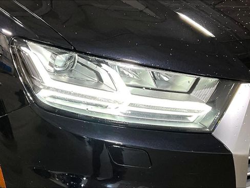 Used 2019 Audi Q7 3.0T Premium Plus w/ Premium Plus Package AWD/4WD image 28