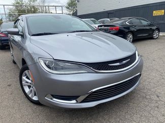 Used 2015 Chrysler 200 Limited image 1