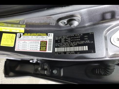 Used 2022 Toyota Highlander XLE image 32