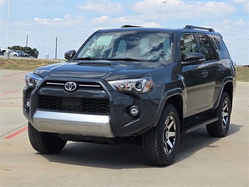 Used 2024 Toyota 4Runner TRD Off-Road Premium image 3