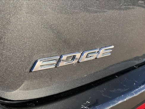 Used 2018 Ford Edge Titanium w/ Equipment Group 301A image 25
