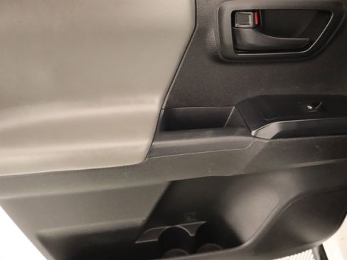 Used 2022 Toyota Tacoma SR w/ SR Convenience Package image 15