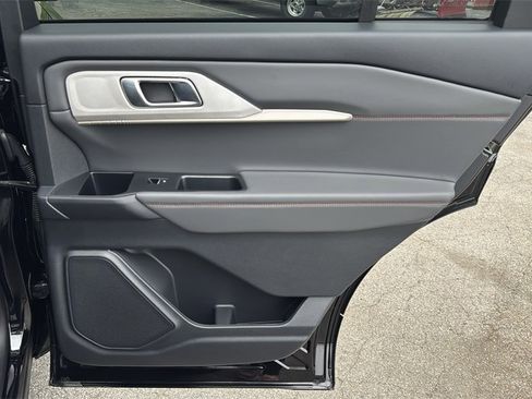 New 2025 Ford Explorer Active w/ Active Comfort Package image 14