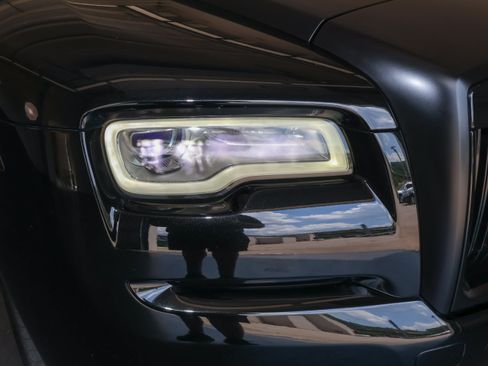 Used 2018 Rolls-Royce Wraith RWD image 45