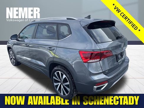 Certified 2022 Volkswagen Taos SE image 8