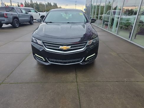 Used 2018 Chevrolet Impala LT w/ LT Convenience Package image 2