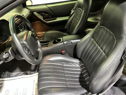 Used 2002 Chevrolet Camaro Z28 w/ Preferred Equipment Group 2 RWD image 17