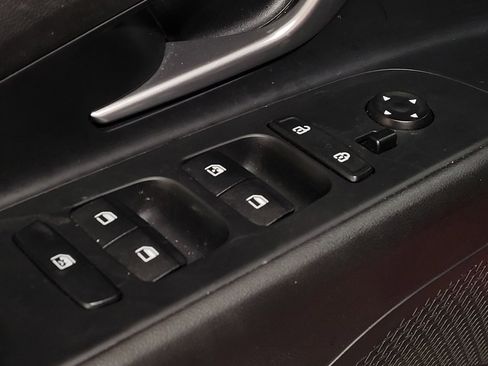 Used 2023 Hyundai Elantra SEL w/ Convenience Package image 27