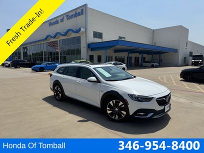 Used 2019 Buick Regal Essence w/ Driver Confidence Package I