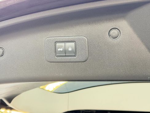 Used 2021 Nissan Armada SL w/ Captain's Chairs Package image 36