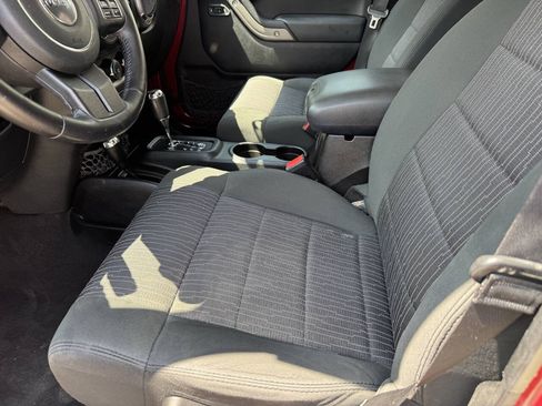 Used 2012 Jeep Wrangler Unlimited Sport AWD/4WD image 20