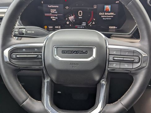 Used 2023 GMC Canyon Denali image 27