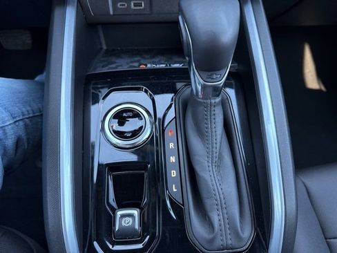 Used 2023 Chevrolet Colorado LT w/ LT Convenience Package III image 20