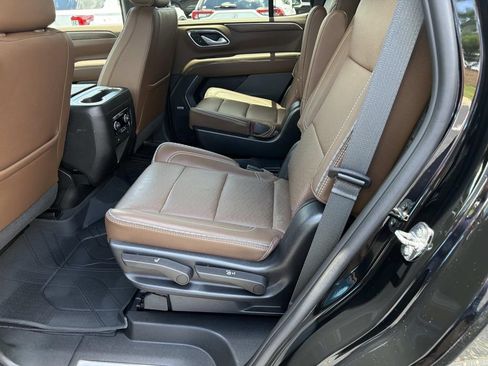 Used 2023 Chevrolet Tahoe High Country w/ Premium Package 2 AWD/4WD image 14