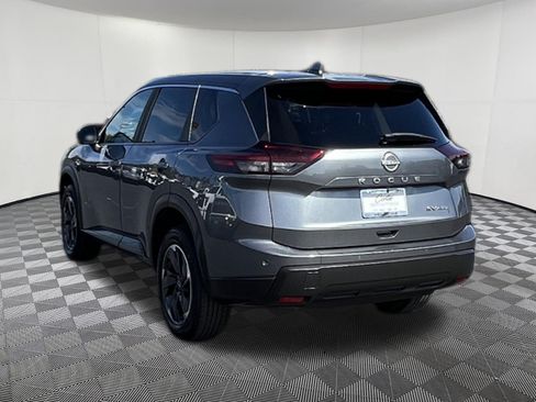 Used 2024 Nissan Rogue SV AWD/4WD image 4
