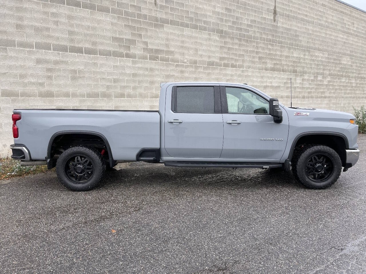 Used 2024 Chevrolet Silverado 3500 LT w/ Convenience Package AWD/4WD image 3