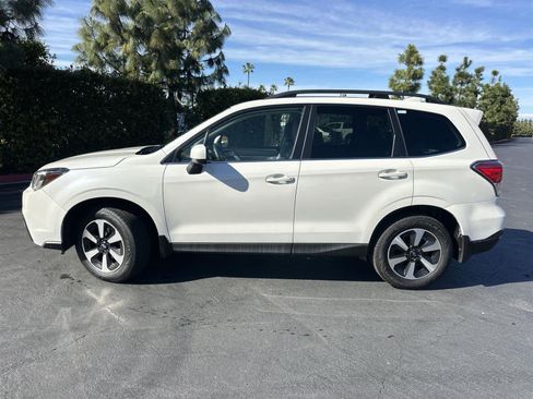 Used 2017 Subaru Forester 2.5i Limited image 3
