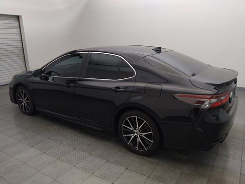 Used 2022 Toyota Camry SE w/ Convenience Package FWD image 2