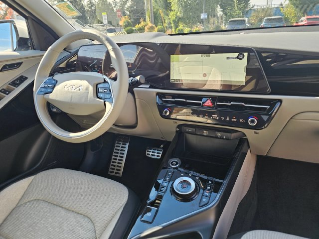 New 2026 Kia Niro Wave w/ Wave Preserve Package FWD image 11