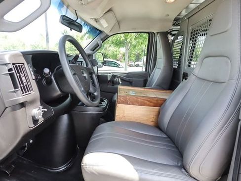 Used 2022 GMC Savana 2500 w/ Chrome Appearance Package RWD image 28