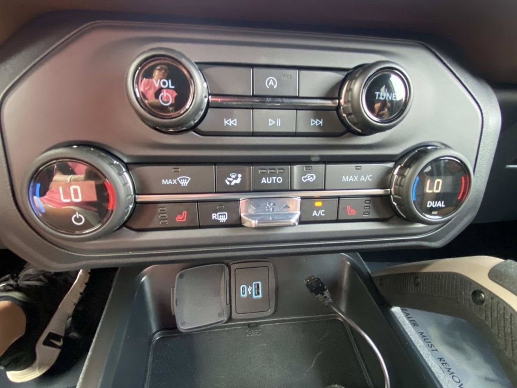 Used 2024 Ford Bronco Outer Banks AWD/4WD image 24