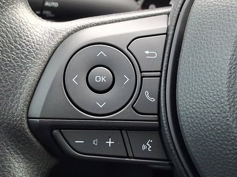 Used 2025 Toyota RAV4 XLE image 21