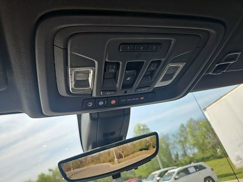 Used 2019 Chevrolet Silverado 1500 High Country w/ Technology Package image 21