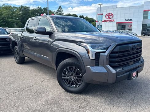 Used 2025 Toyota Tundra SR5 w/ SR5 Convenience Package AWD/4WD image 1