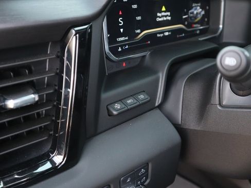 Certified 2024 GMC Sierra 2500 AT4X image 32