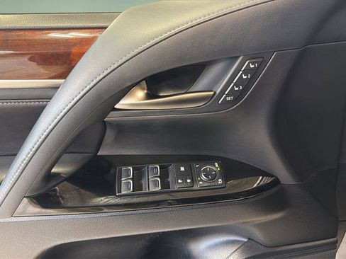 Used 2016 Lexus LX 570 4WD image 10