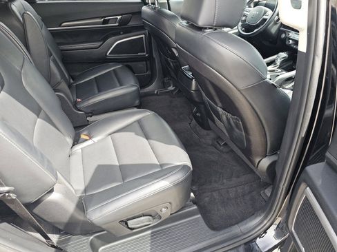 Used 2025 Kia Telluride S AWD/4WD image 5